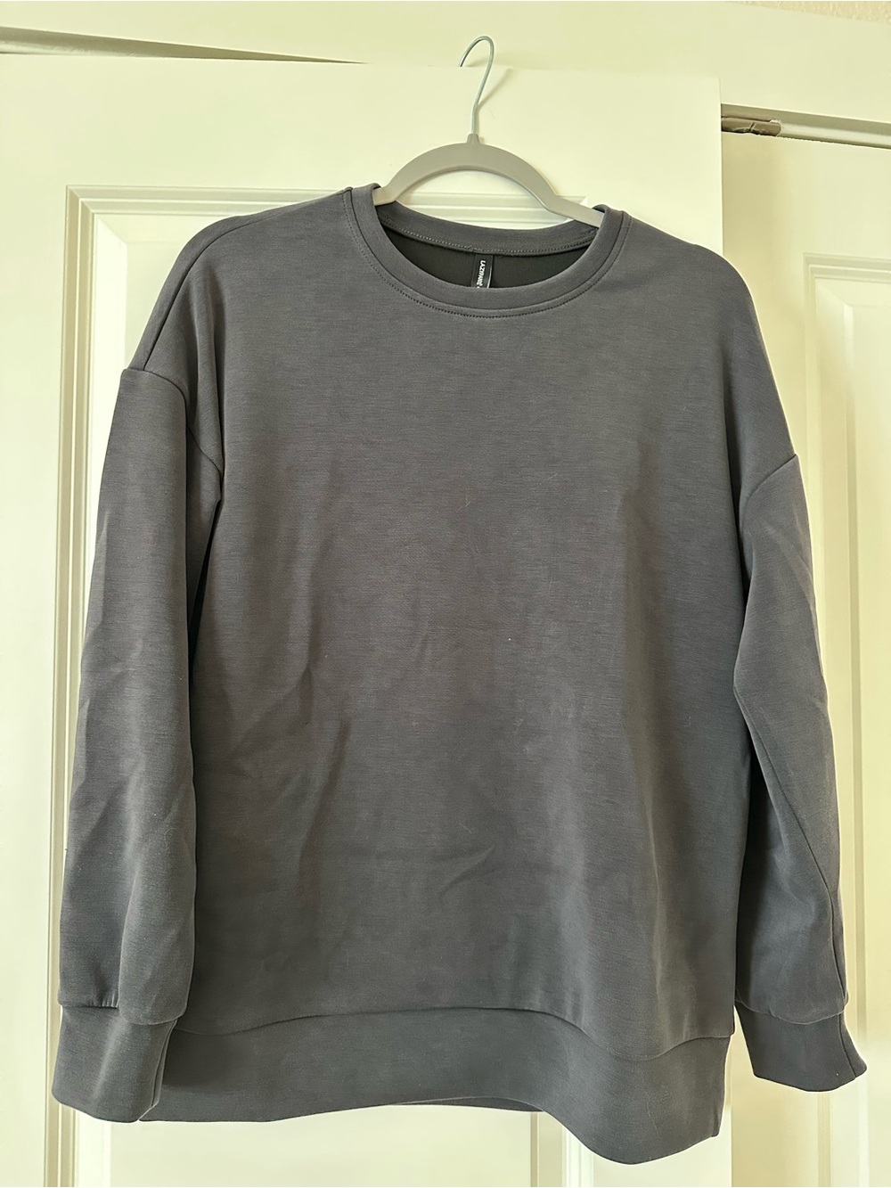 Women's Gray Crewneck Sweatshirt - Relaxed Pullover
